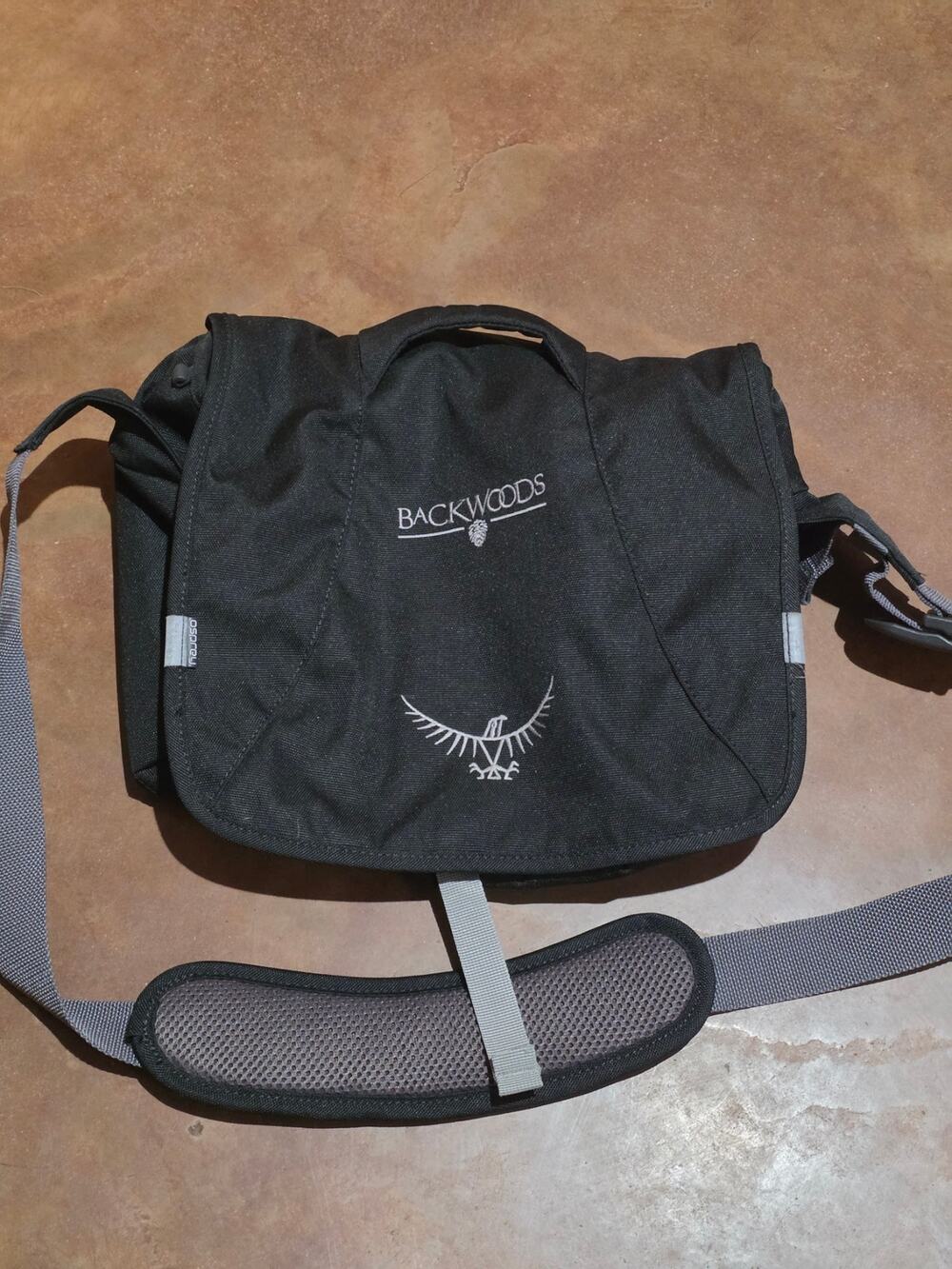 NWOT Osprey Backwoods Flap Mini SMU Courier Hiking Crossbody Messenger Bag Black